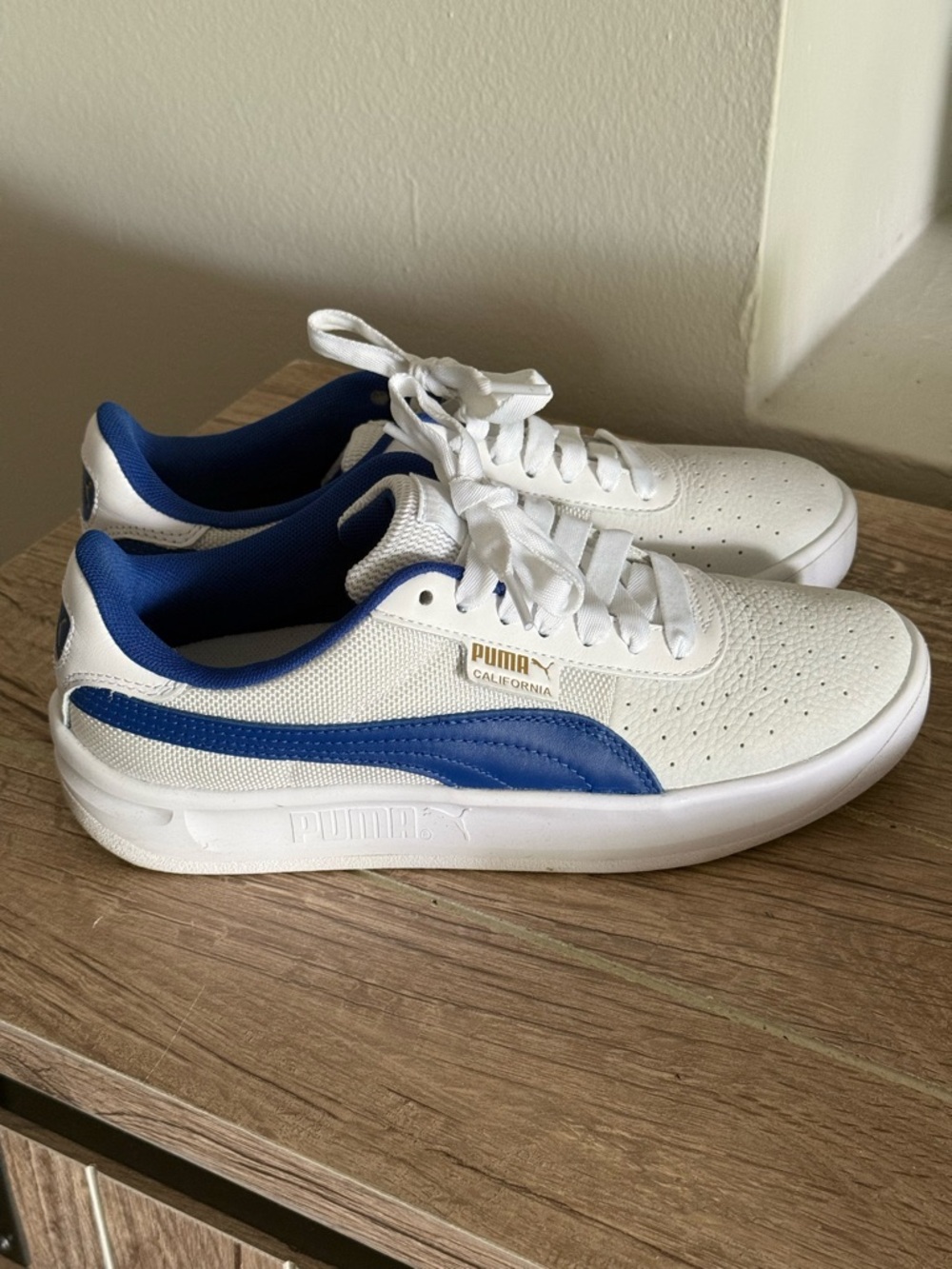 Puma California White & Blue Low-Top Sneakers
